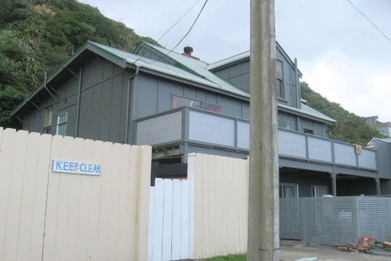Photo of property in 124 The Esplanade, Houghton Bay, Wellington, 6023