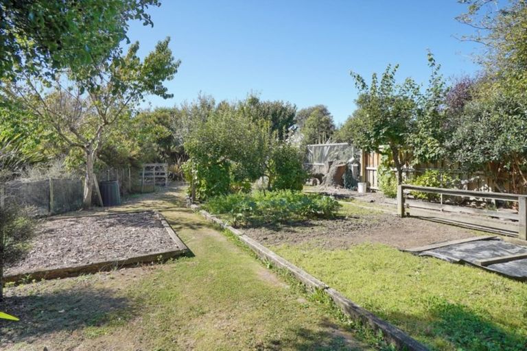 Photo of property in 20 Woodend Road, Woodend, 7610