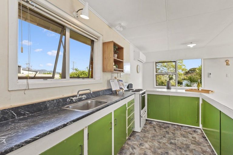 Photo of property in 35 Lorenzen Bay Road, Raglan, 3225