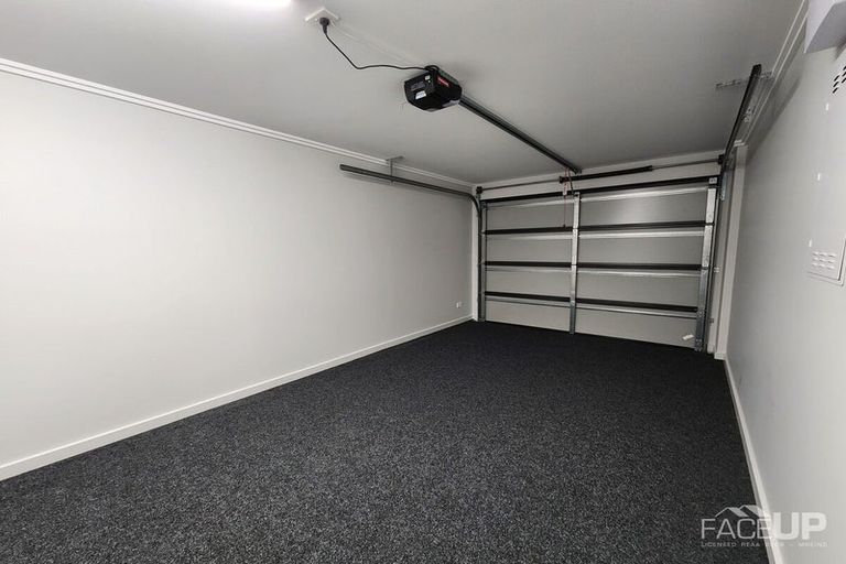 Photo of property in 2/35 Marine Parade, Mount Maunganui, 3116