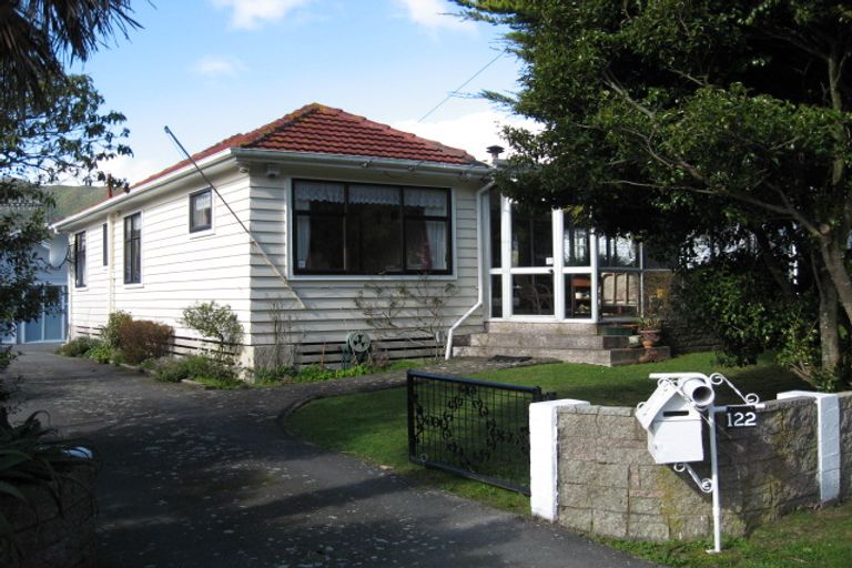 Photo of property in 122 Wellington Road, Wainuiomata, Lower Hutt, 5014