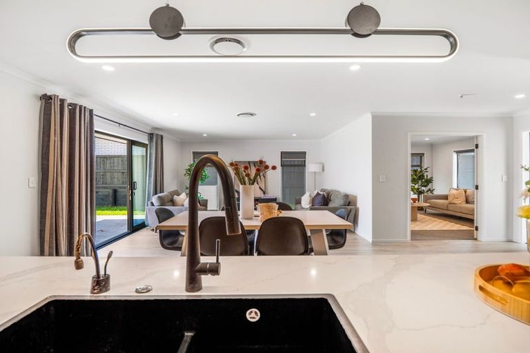 Photo of property in 32 Waireka Road, Rototuna North, Hamilton, 3210