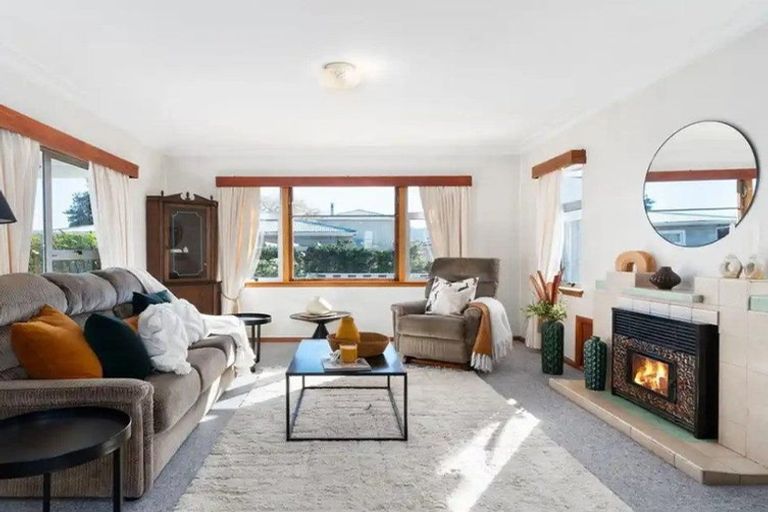 Photo of property in 134 Pembroke Street, Carterton, 5713