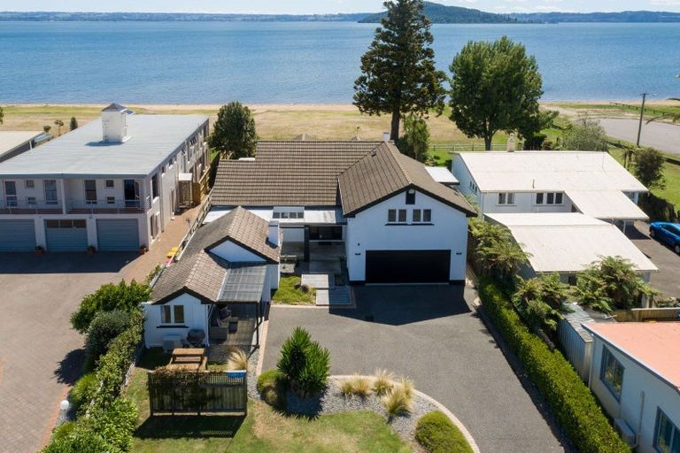 Photo of property in 25 Willow Avenue, Hannahs Bay, Rotorua, 3010