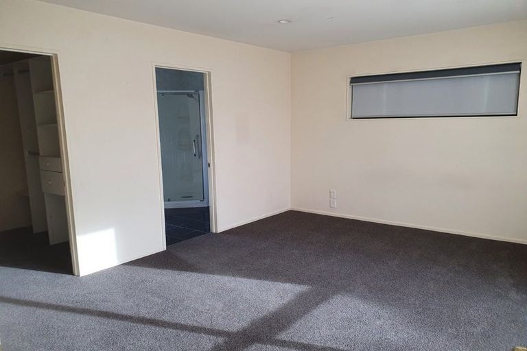 Photo of property in 3 Boeing Place, Goodwood Heights, Auckland, 2105