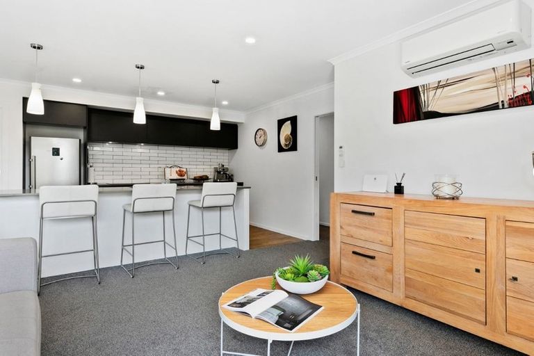 Photo of property in 22 Ballintoy Park Drive, Welcome Bay, Tauranga, 3175