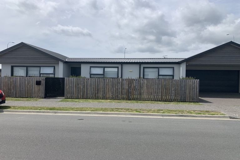 Photo of property in 76 Franks Way, Papamoa Beach, Papamoa, 3118