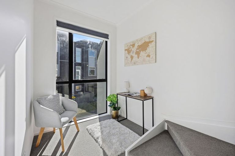 Photo of property in 6 Mayfly Lane, Hobsonville, Auckland, 0616