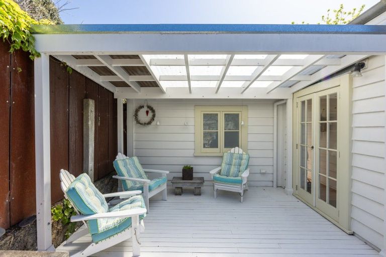 Photo of property in 21 Cameron Road, Bluff Hill, Napier, 4110