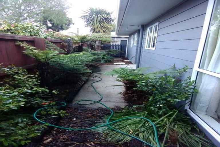 Photo of property in 2/24a Croziers Road, St Albans, Christchurch, 8052