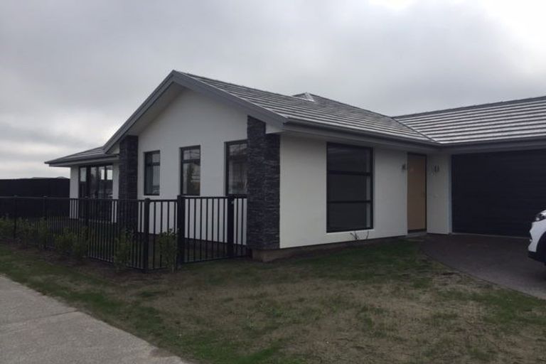 Photo of property in 3 Robalan Close, Halswell, Christchurch, 8025