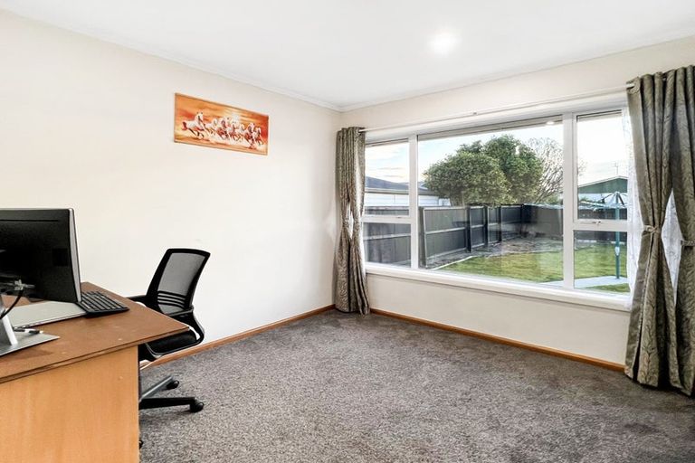 Photo of property in 32 Dunstan Crescent, Hornby, Christchurch, 8042