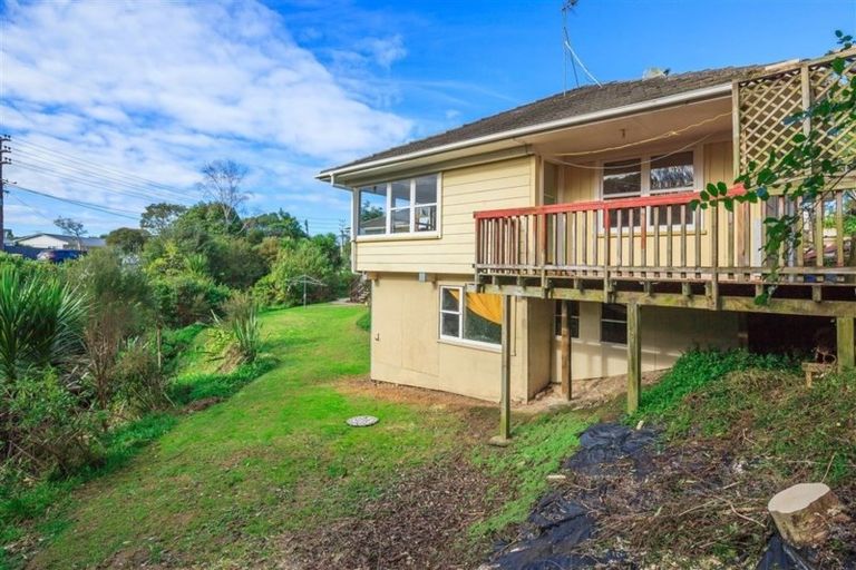 Photo of property in 5 Woodglen Road, Glen Eden, Auckland, 0602