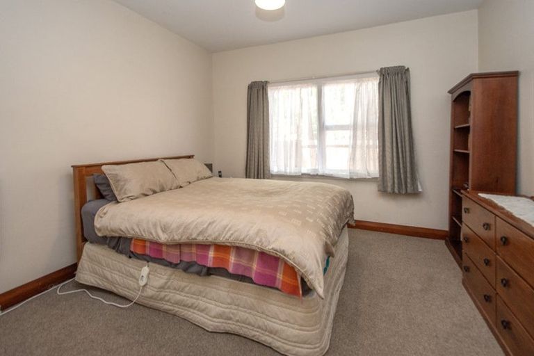 Photo of property in 53 Thackeray Place, Waltham, Christchurch, 8023