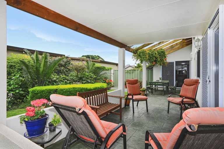 Photo of property in 9 Malbec Way, Greenmeadows, Napier, 4112