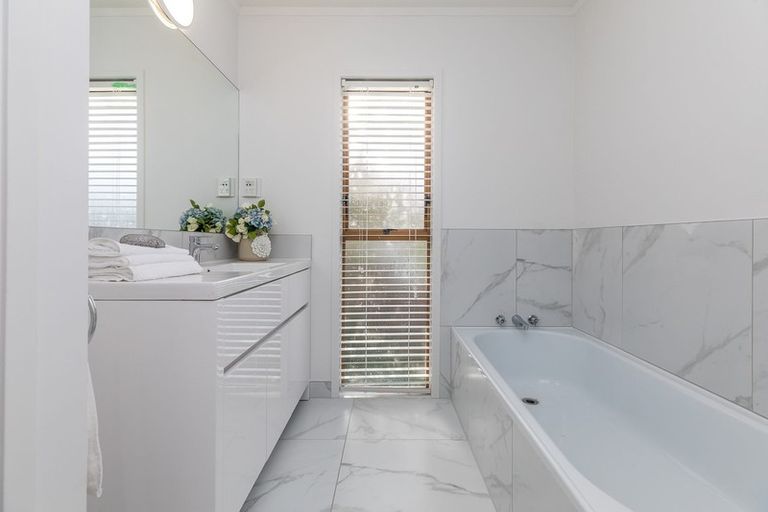 Photo of property in 47 Stapleford Crescent, Browns Bay, Auckland, 0630