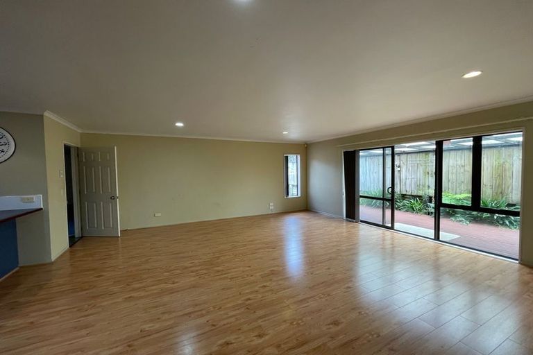 Photo of property in 69 Wayne Francis Drive, Flat Bush, Auckland, 2016