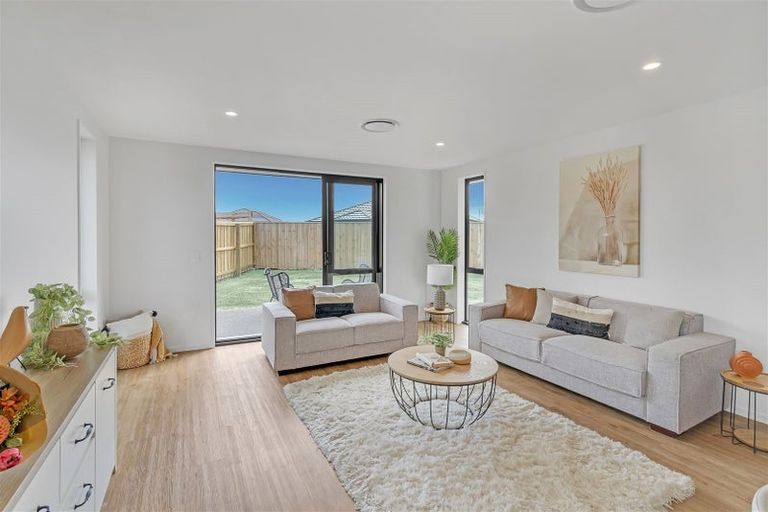 Photo of property in 8 Gemstone Place, Rolleston, 7615