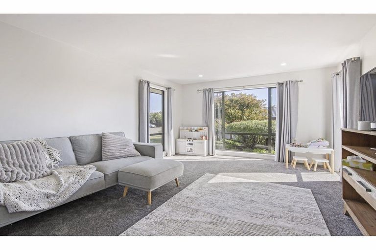 Photo of property in 1 Appleton Place, Woodend, 7610