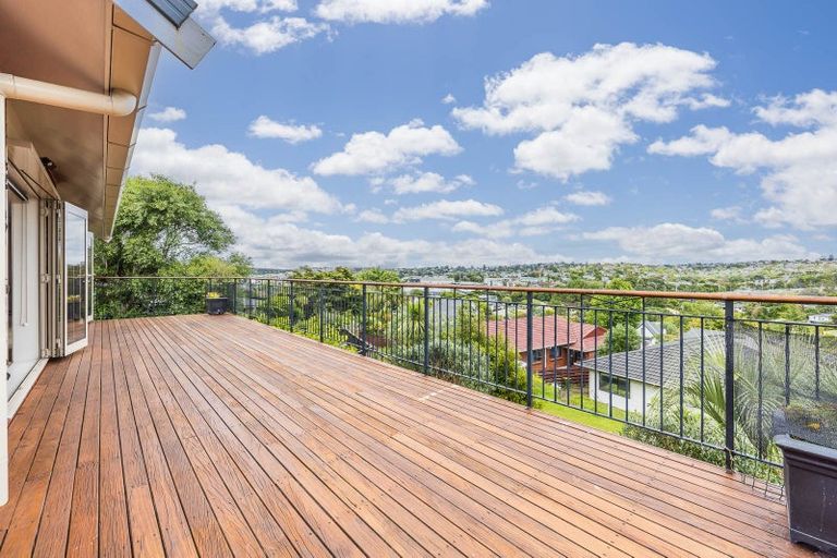 Photo of property in 9a Pendene Place, Forrest Hill, Auckland, 0620