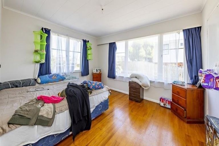 Photo of property in 51 Beaumonts Way, Manurewa, Auckland, 2102
