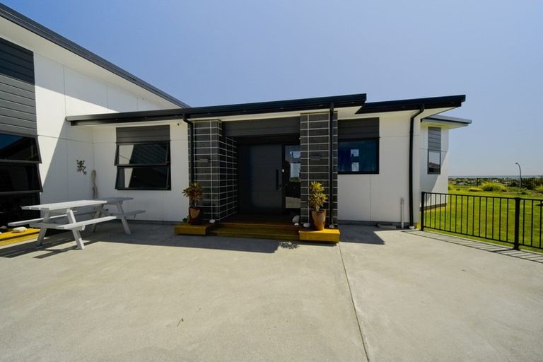 Photo of property in 8 Racecourse Terrace Rise, Hokitika, 7882