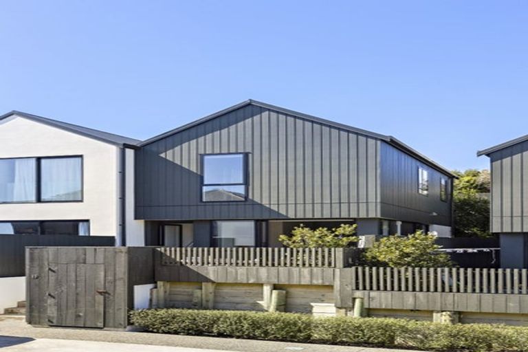 Photo of property in 19/6 Oswald Crescent, Paparangi, Wellington, 6037