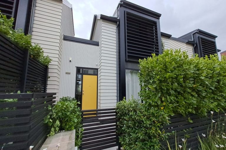 Photo of property in 7 Glidepath Road, Hobsonville, Auckland, 0616