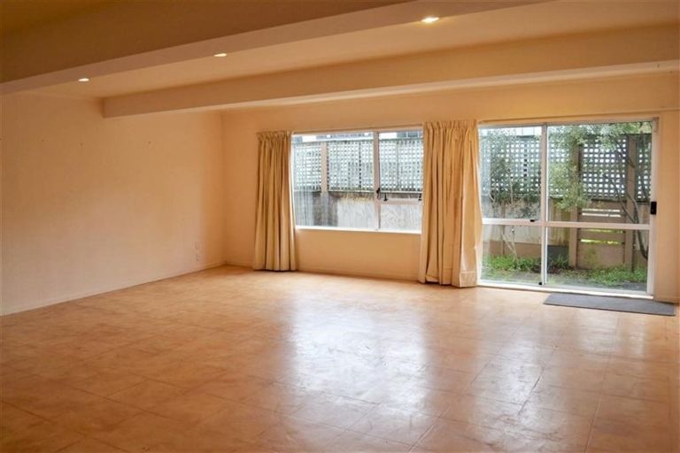 Photo of property in 110a Main Road, Tawa, Wellington, 5028