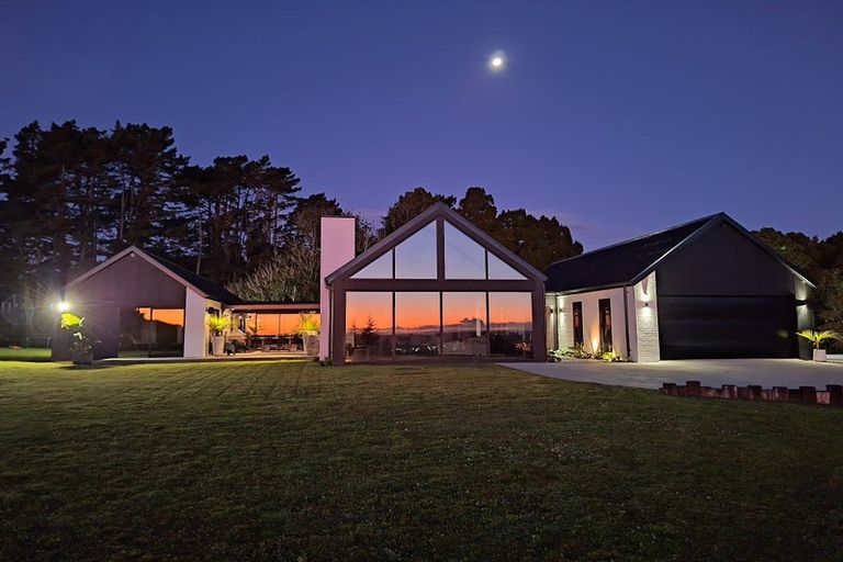 Photo of property in 46 Harry Dreadon Road, Opaheke, Papakura, 2584