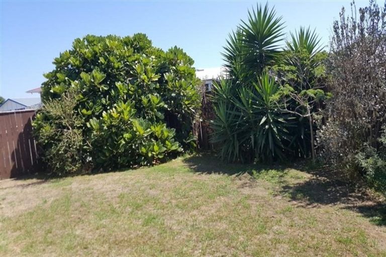 Photo of property in 9 Simcox Street, Otaki Beach, Otaki, 5512