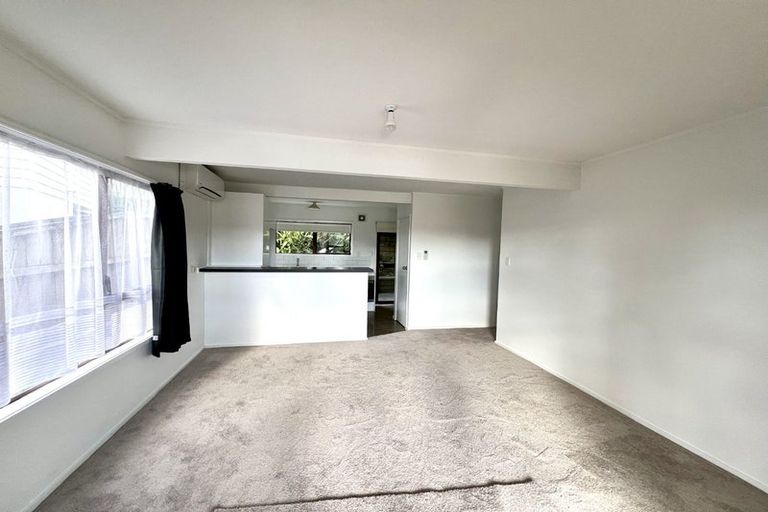 Photo of property in 1/35 D'oyly Drive, Stanmore Bay, Whangaparaoa, 0932
