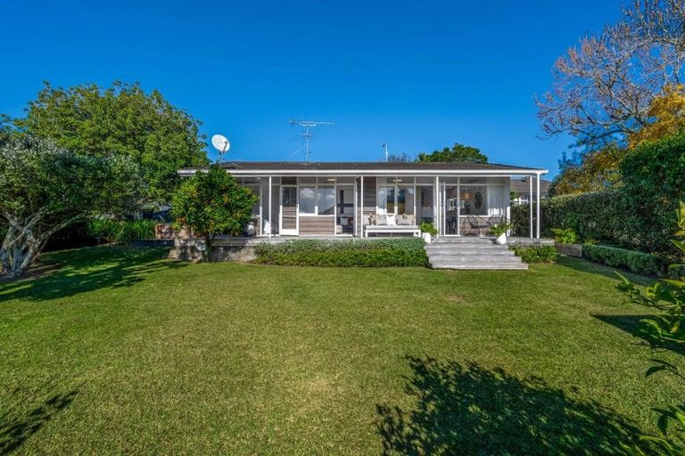 Photo of property in 41 Seymour Road, Mellons Bay, Auckland, 2014
