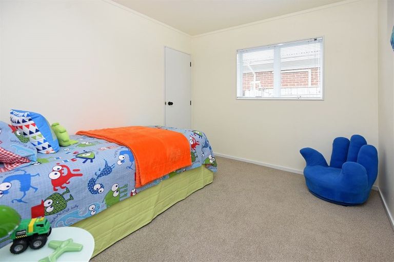 Photo of property in 2/23a Hill Road, Manurewa, Auckland, 2102