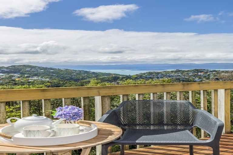 Photo of property in 3a Oldham Way, Crofton Downs, Wellington, 6035