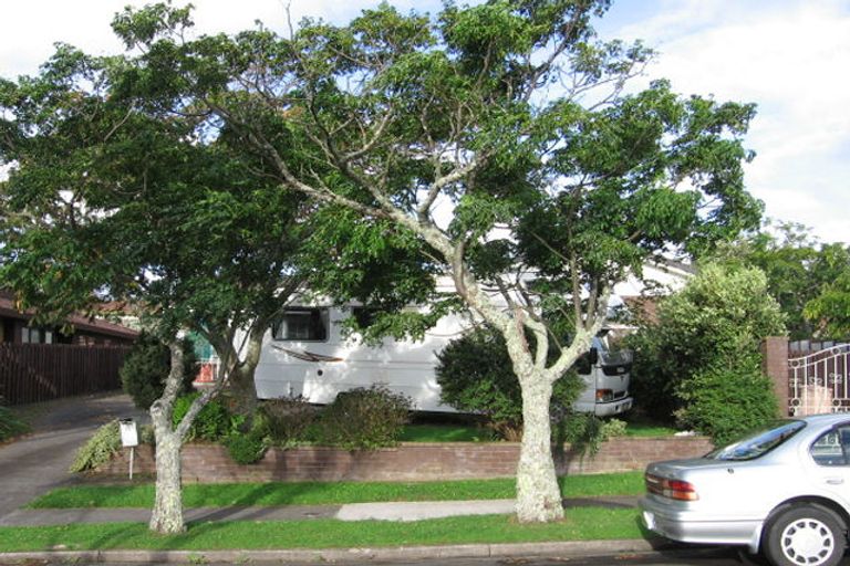 Photo of property in 17 Majesty Place, Half Moon Bay, Auckland, 2012