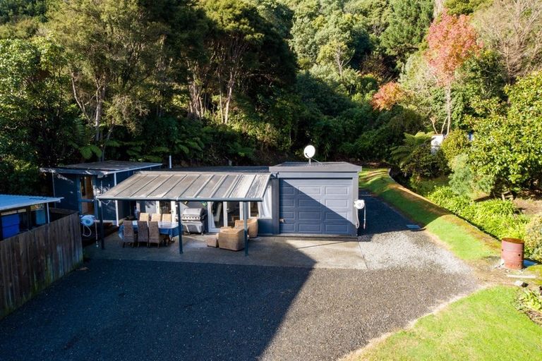 Photo of property in 69 Milton Terrace, Picton, 7220