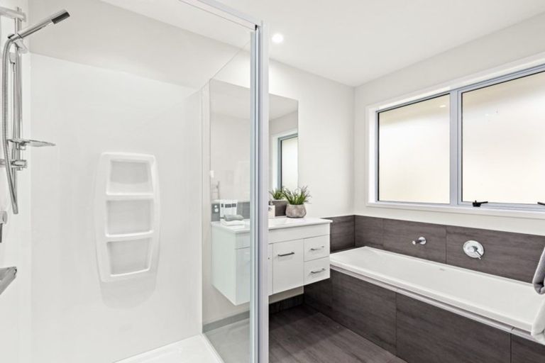 Photo of property in 20 Waititiro Rise, Stanmore Bay, Whangaparaoa, 0932