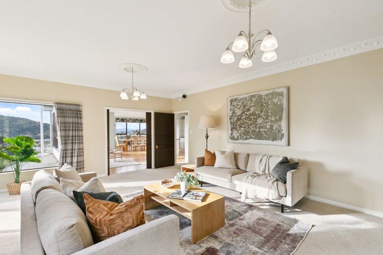 Photo of property in 10 Kate Way, Karori, Wellington, 6012