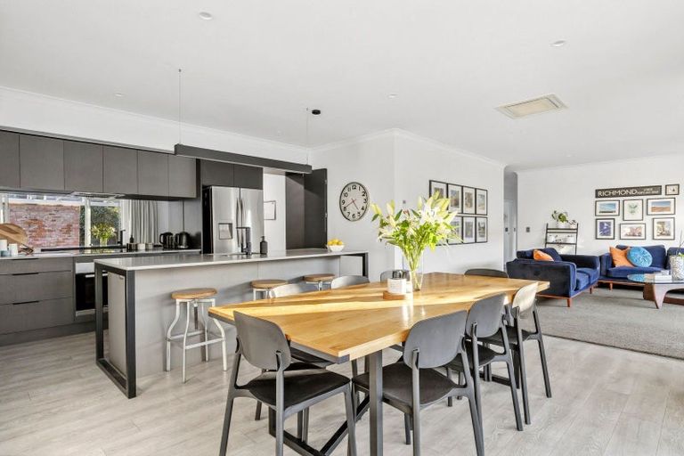 Photo of property in 8 Richards Street, Cambridge, 3434