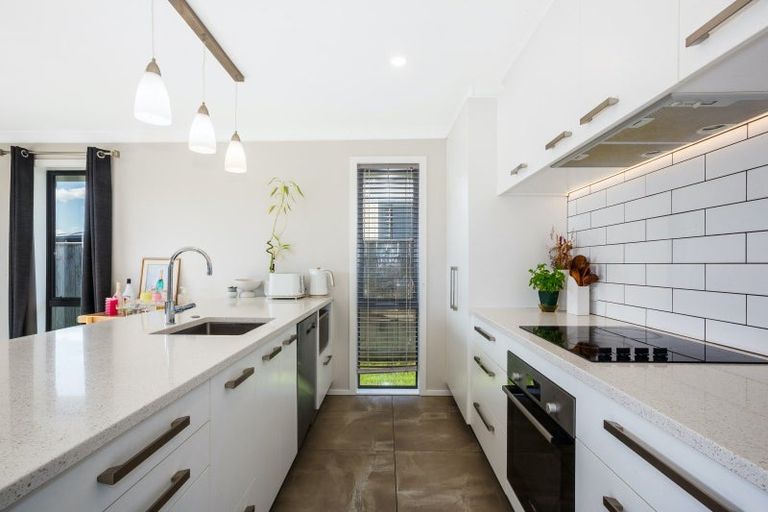 Photo of property in 5 Pohe Street, Waikanae, 5036