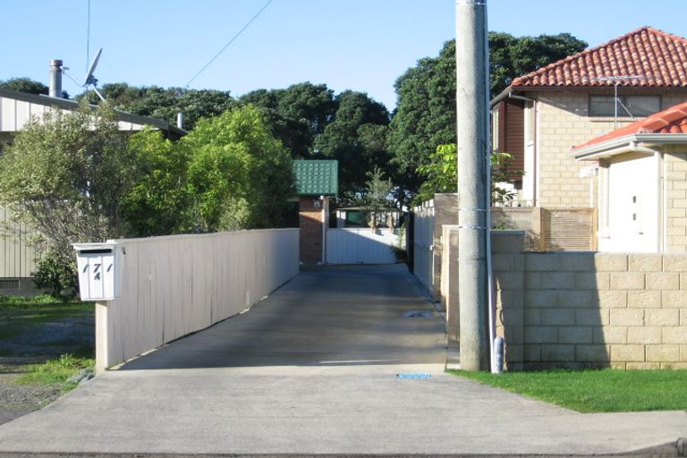 Photo of property in 171 Centreway Road, Orewa, 0931