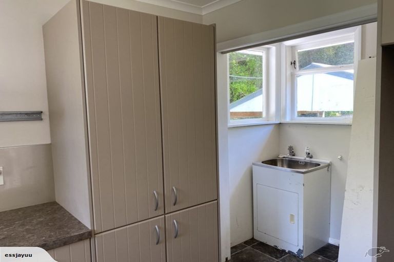 Photo of property in 1 Holdsworth Avenue, Trentham, Upper Hutt, 5018