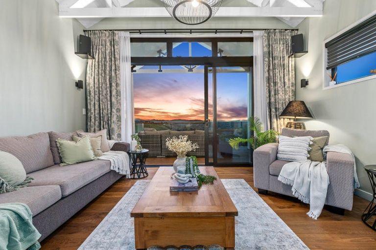 Photo of property in 31 Roger Guy Place, Welcome Bay, Tauranga, 3175