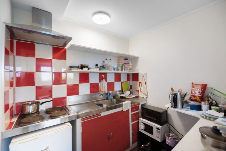 Photo of property in 8 Avalon Crescent, Fernhill, Queenstown, 9300