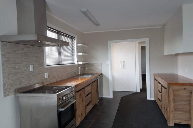 Photo of property in 129 Riverpark Crescent, Henderson, Auckland, 0610