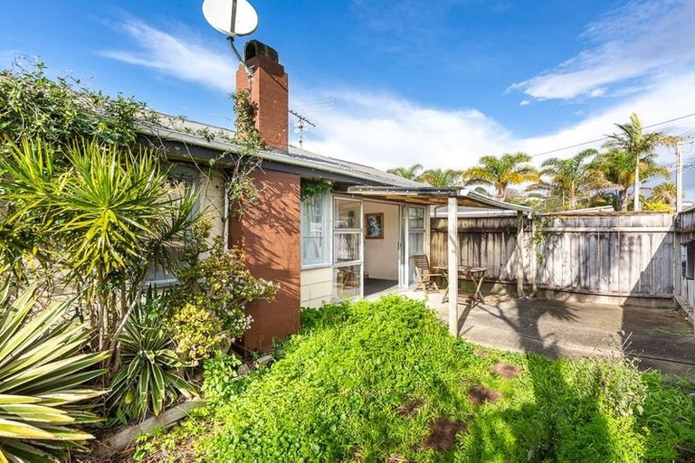 Photo of property in 693 Beach Road, Rothesay Bay, Auckland, 0630