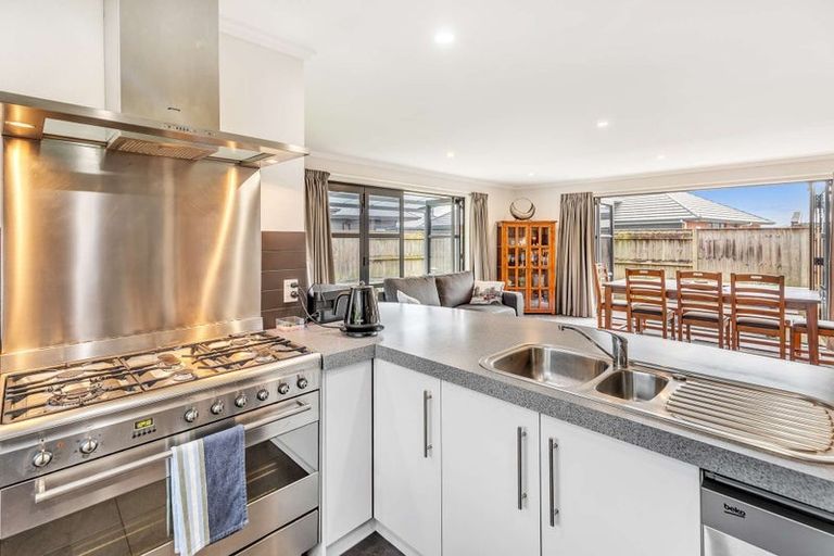 Photo of property in 15 Trump Place, Kelvin Grove, Palmerston North, 4414