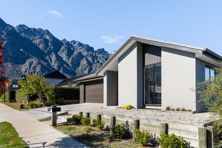 Photo of property in 7 Corriedale Road, Jacks Point, 9371