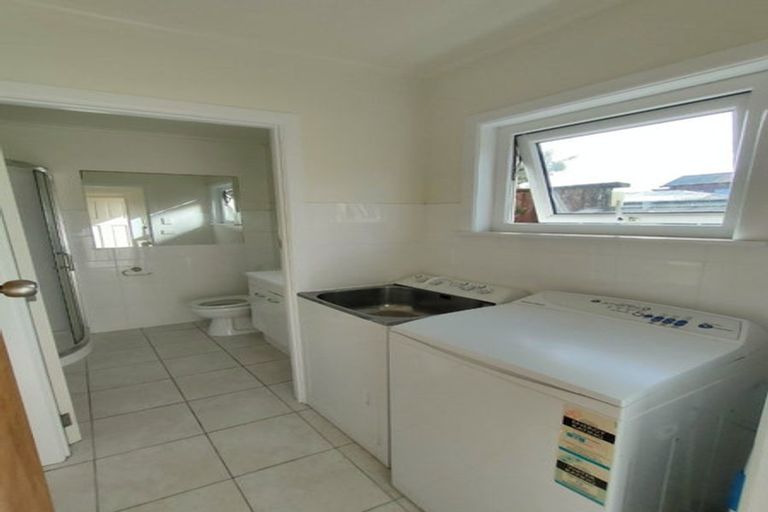 Photo of property in 6c Seaview Road, Milford, Auckland, 0620